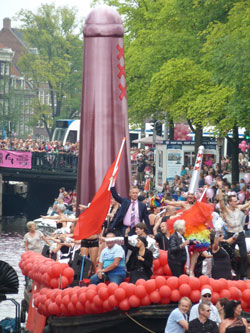 Coco canal parade Erik van den Burg